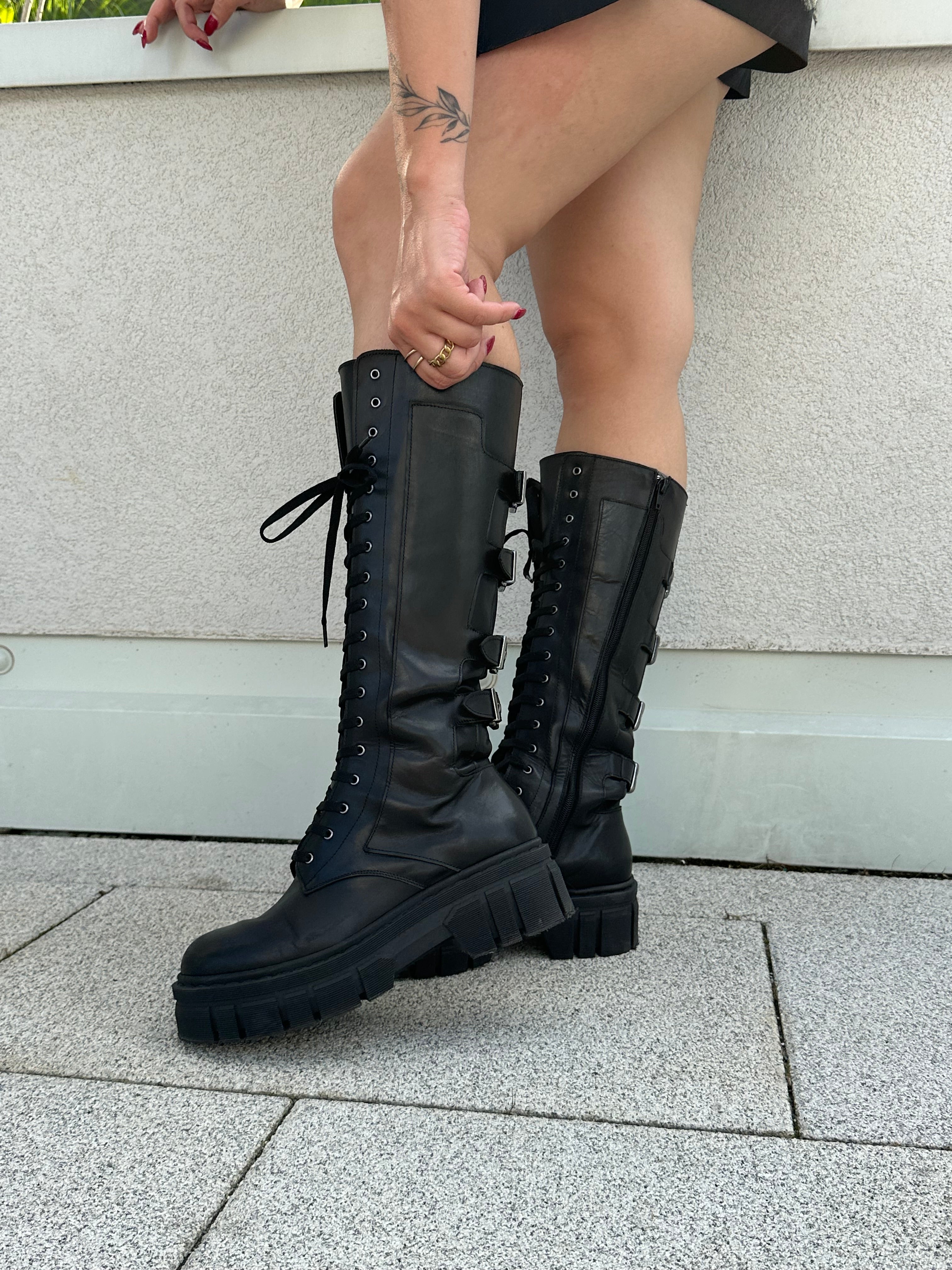 Outfit con anfibi: la guida completa per uno stile impeccabile