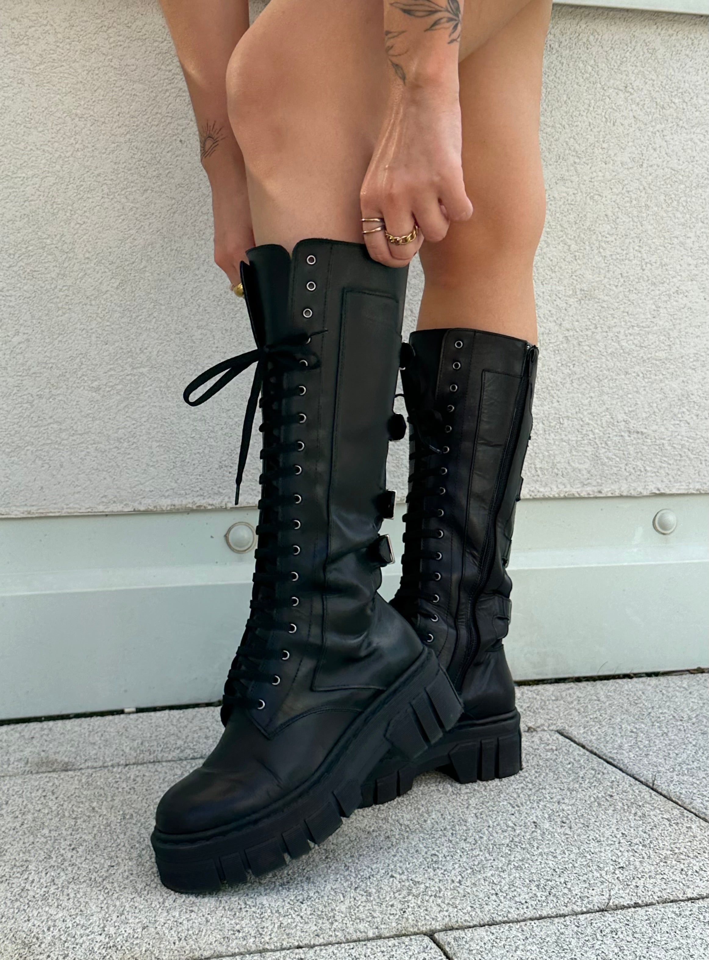 Antea - Amphibien haut avec boucles latérales Noir