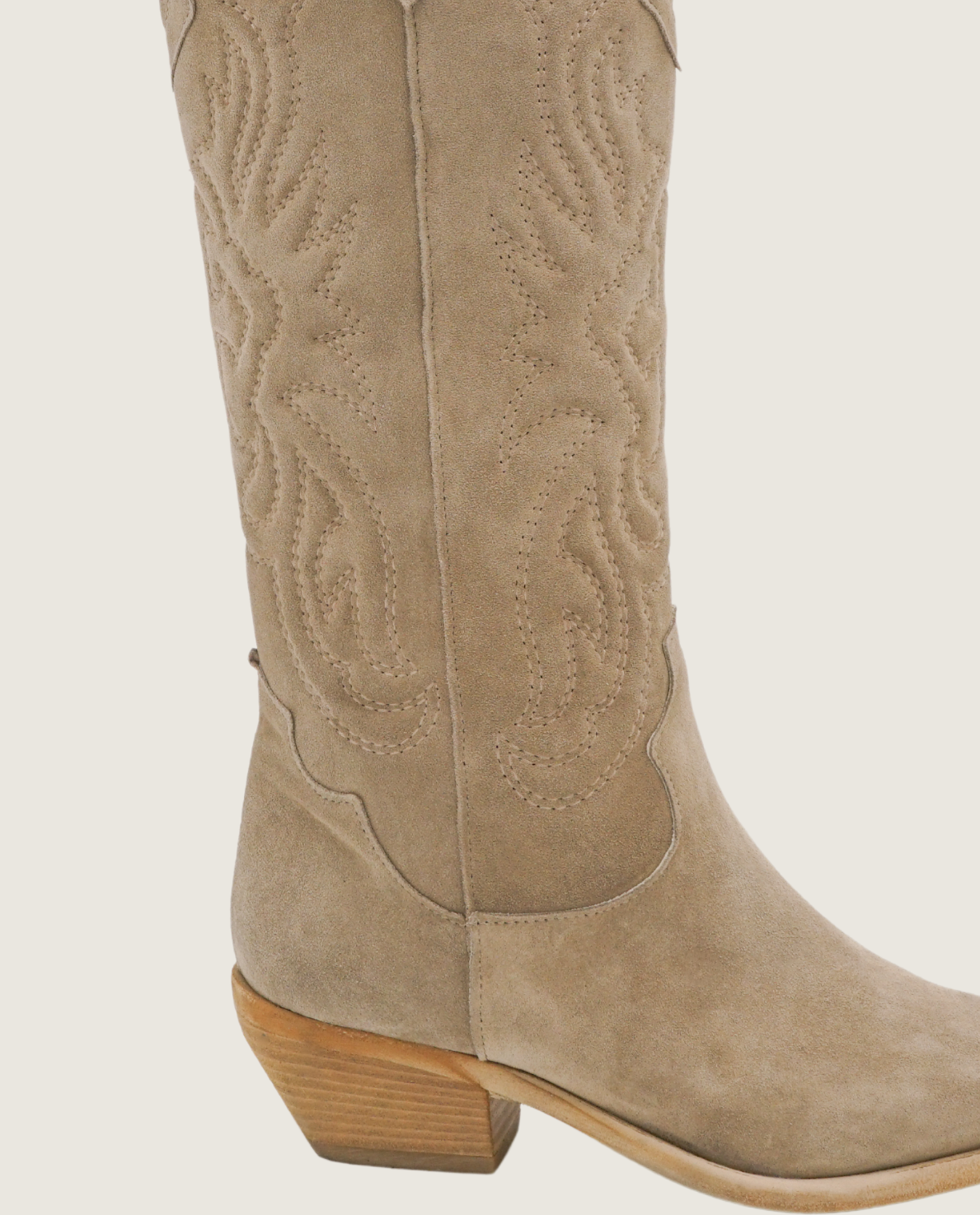 Clare - High Texan brodé en daim Sable