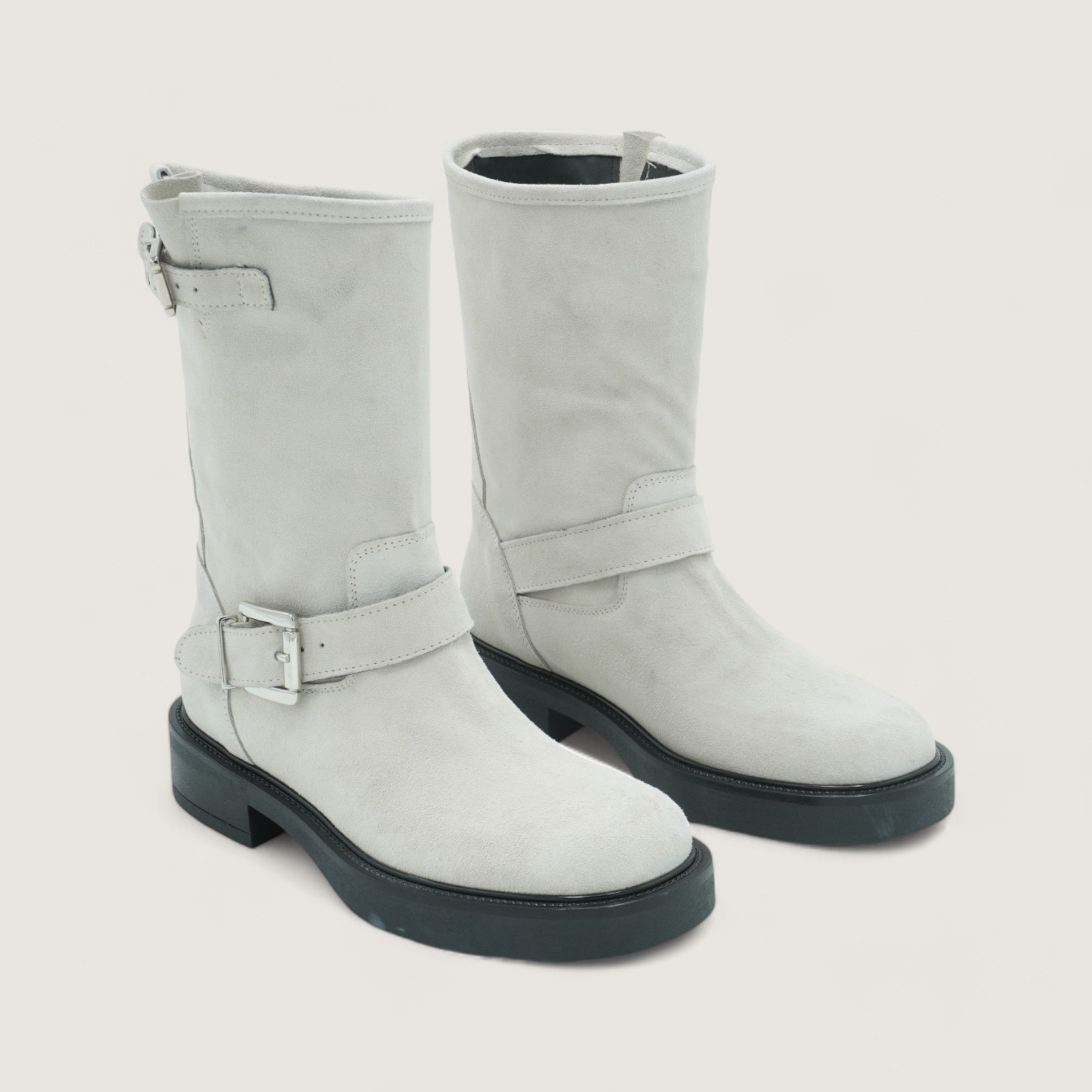 Texas Low - Black leather with buckles