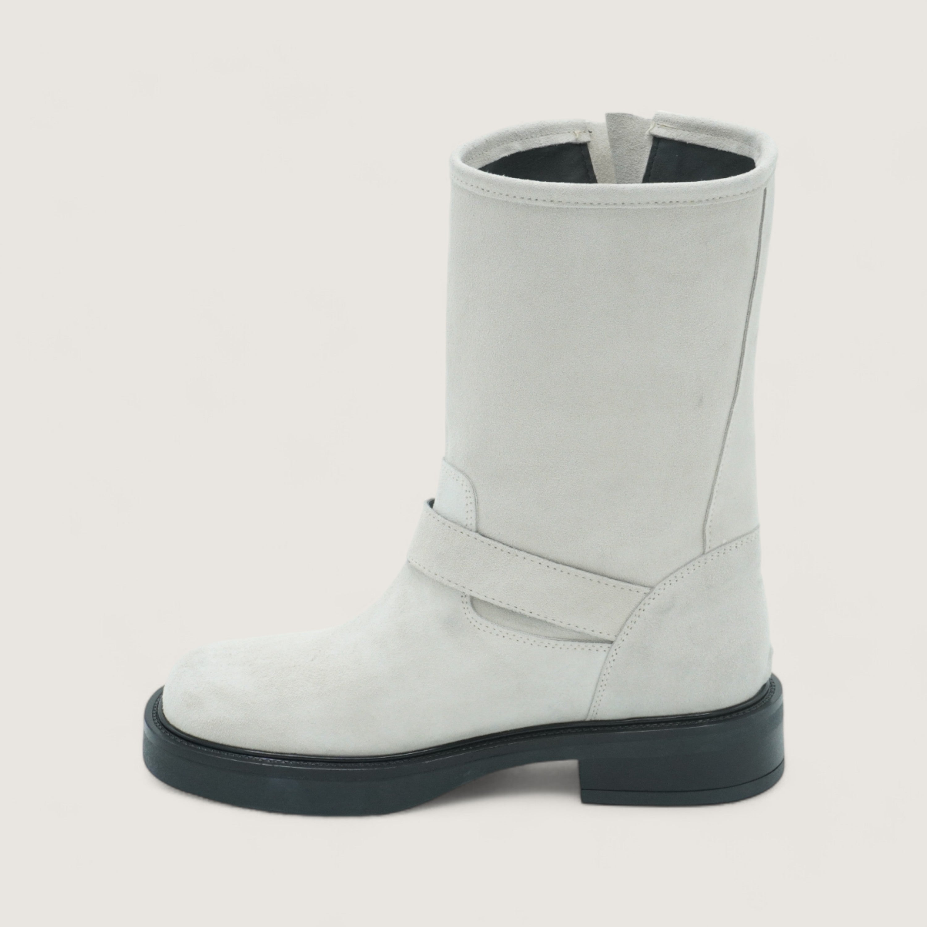 Texas Low - Black leather with buckles