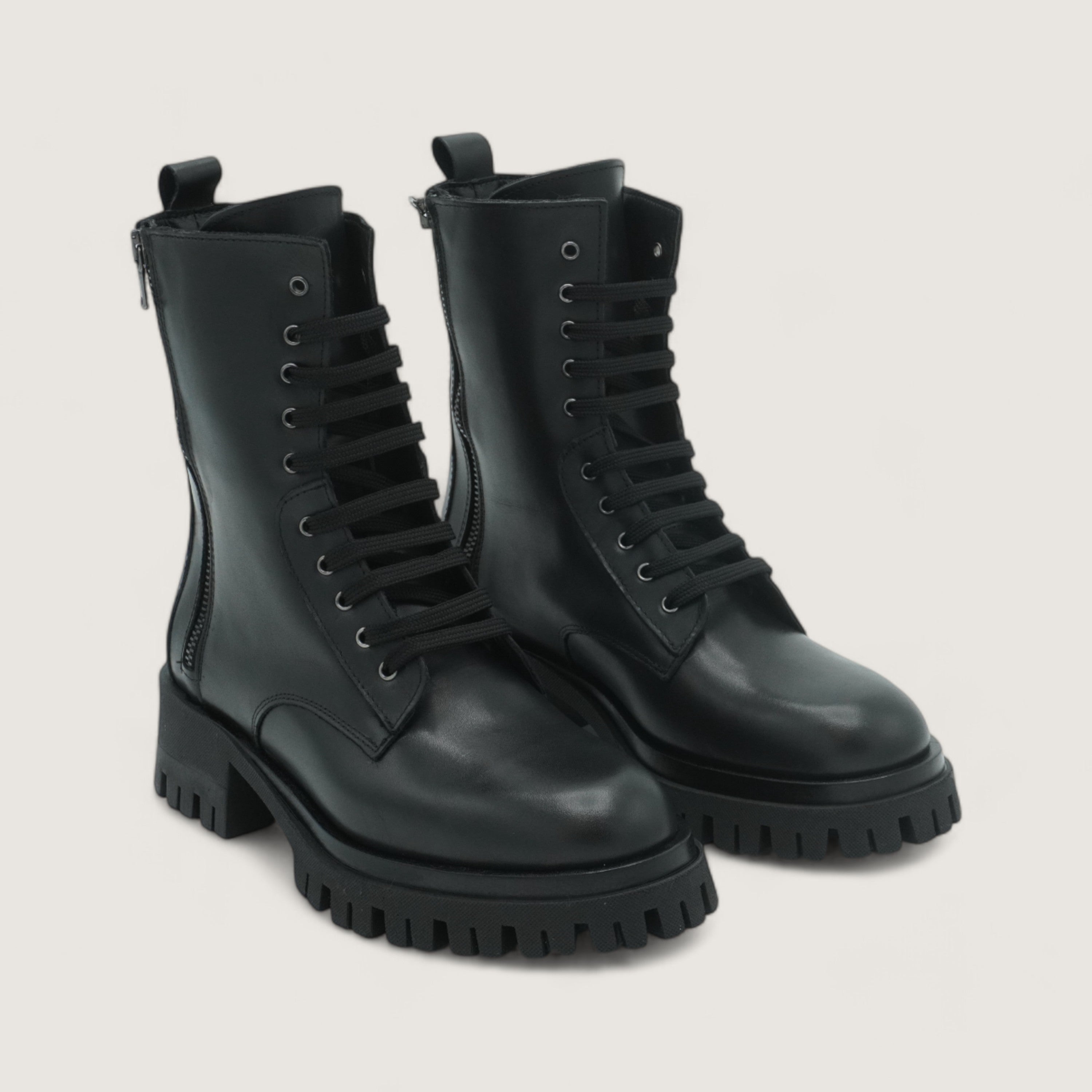 DAKOTA LACED - High amphibian in black calfskin