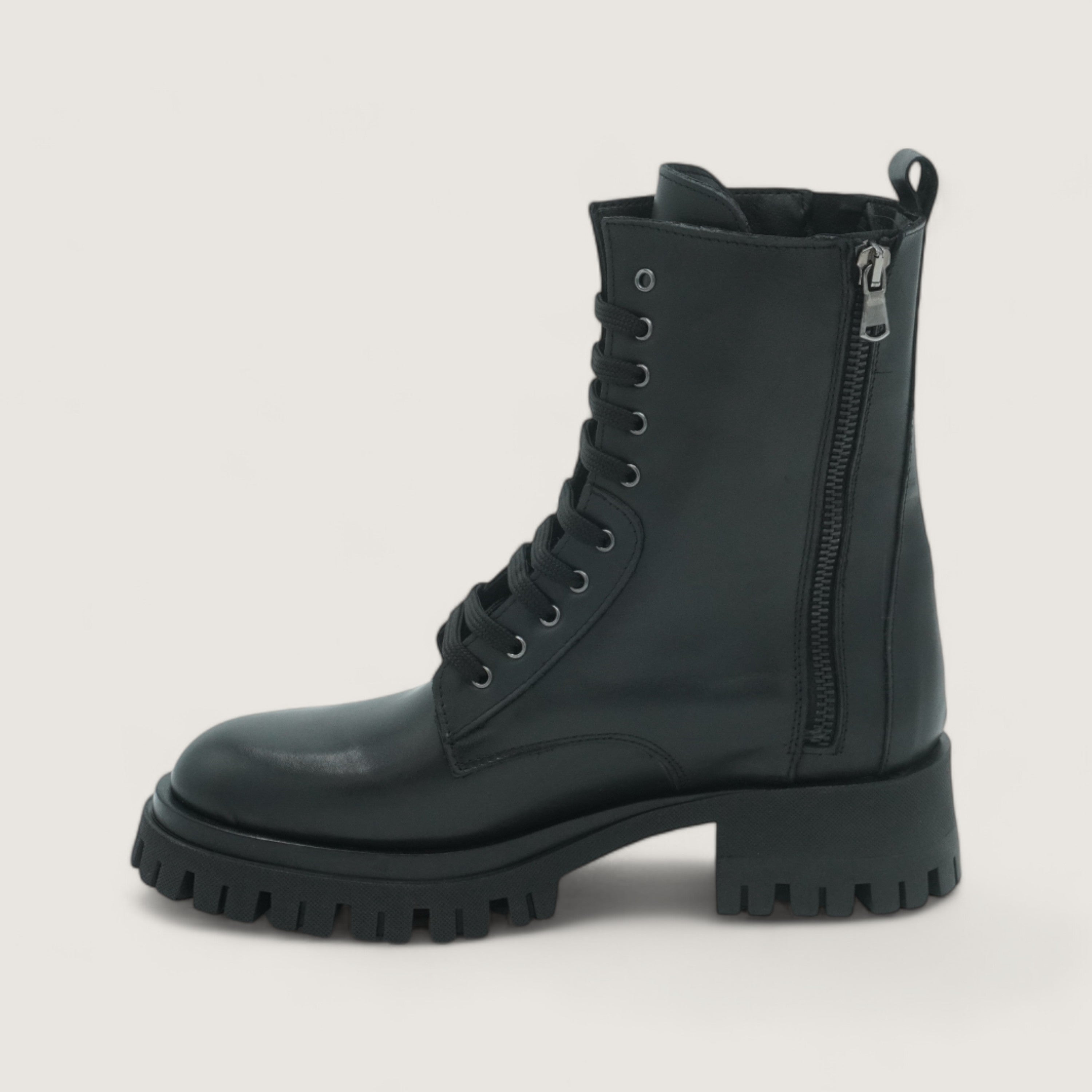 DAKOTA LACED - High amphibian in black calfskin