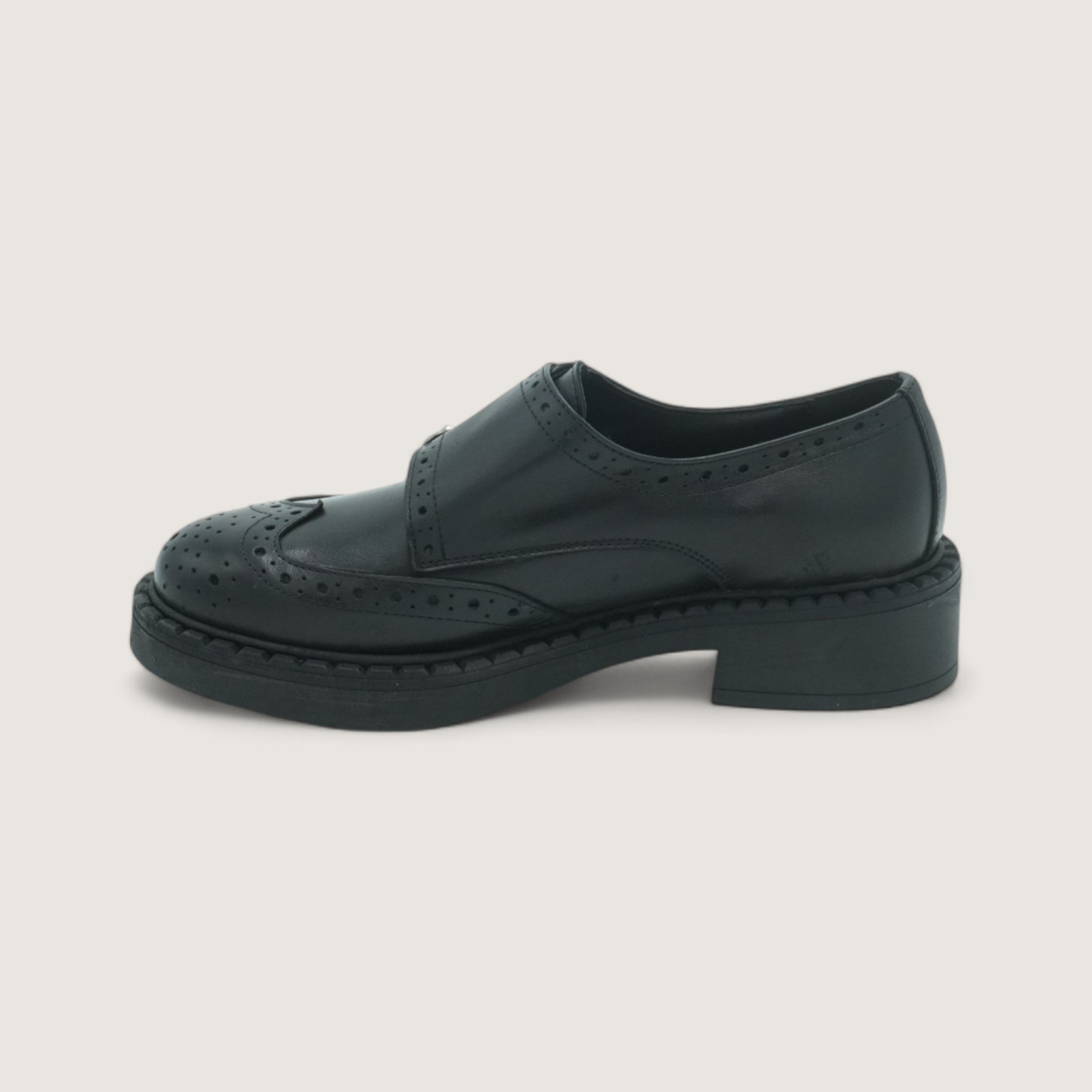 Black acacia laced