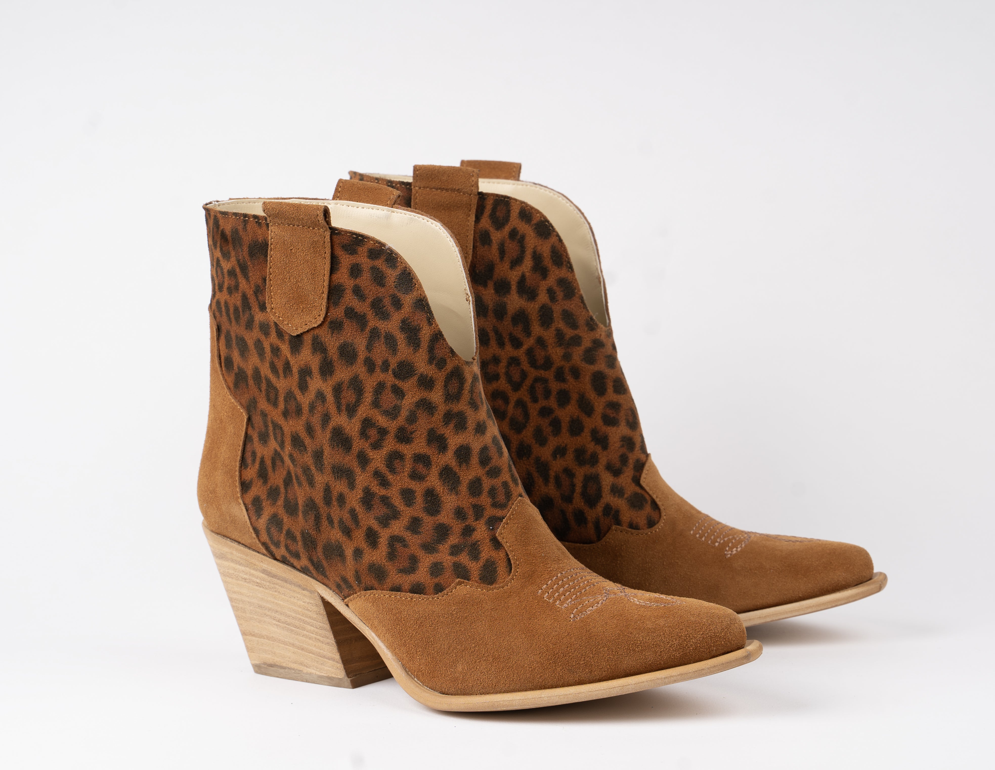 Desert - Low Texan Embroidered Leopard Tip