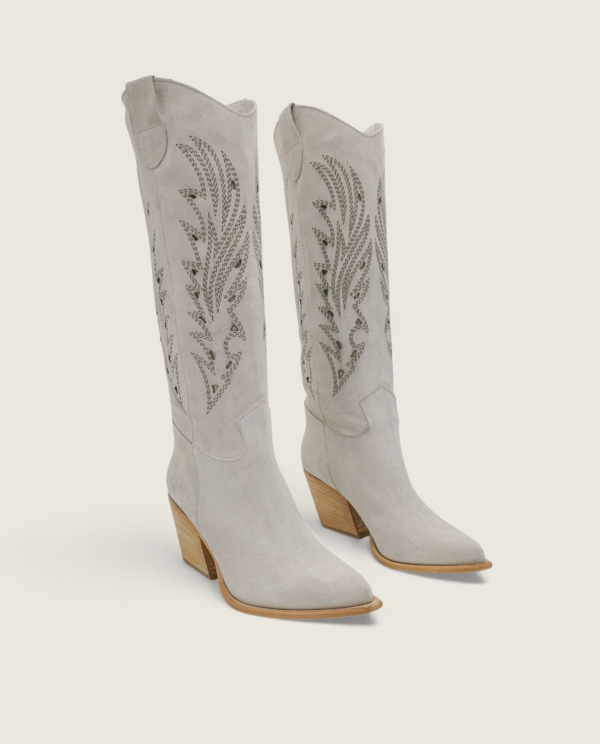 Elara - Lasered Texan with Sand Flames
