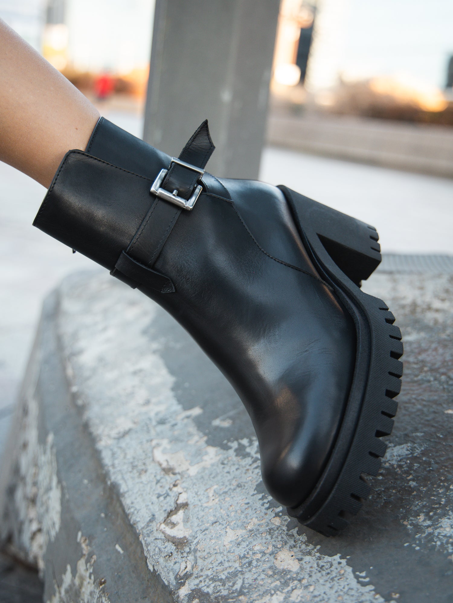 Black acacia laced