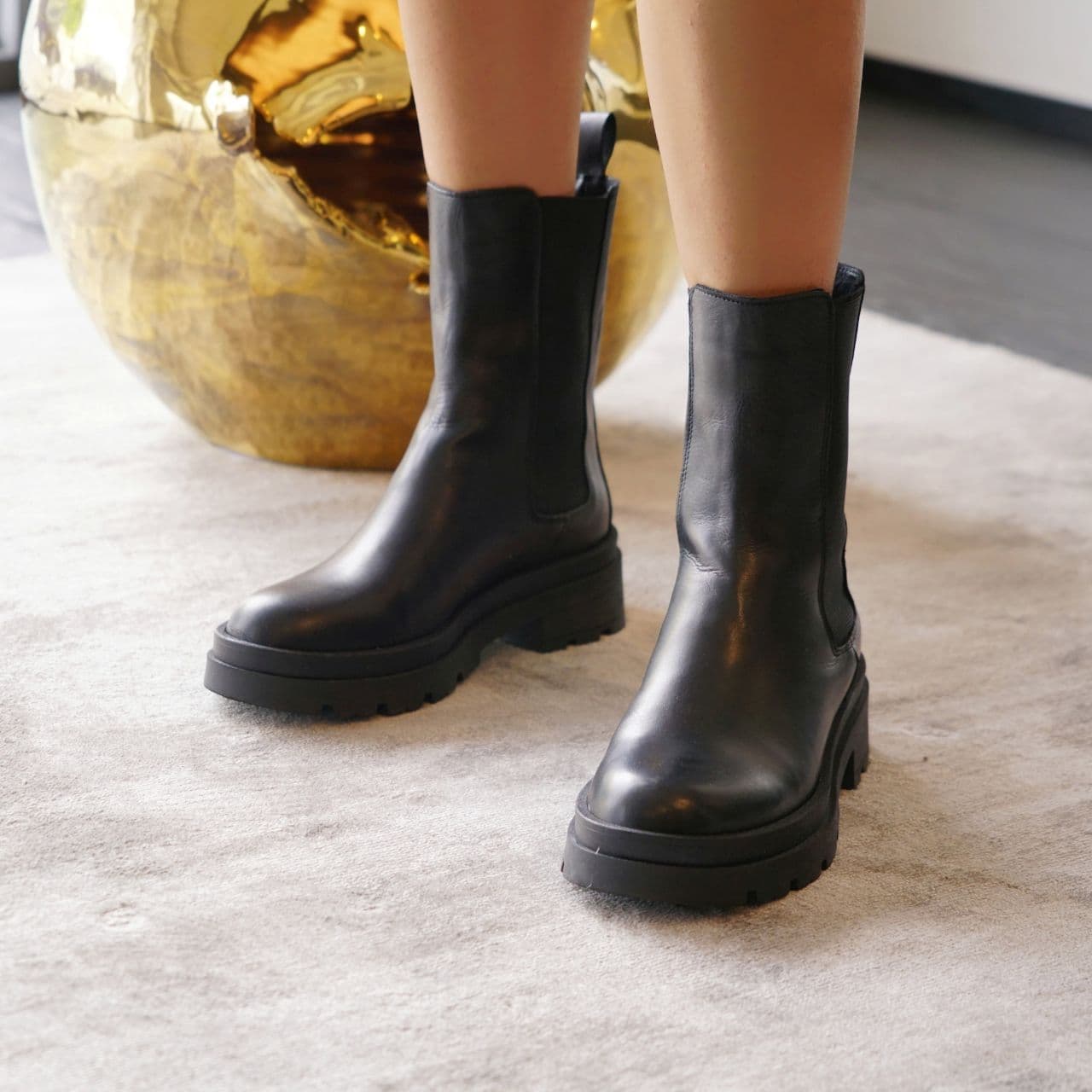 Vogue - Black elastic ankle boot