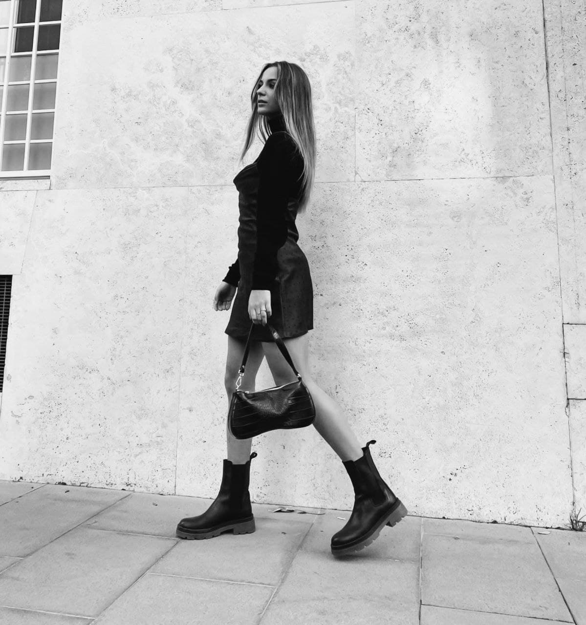 Vogue - Black elastic ankle boot