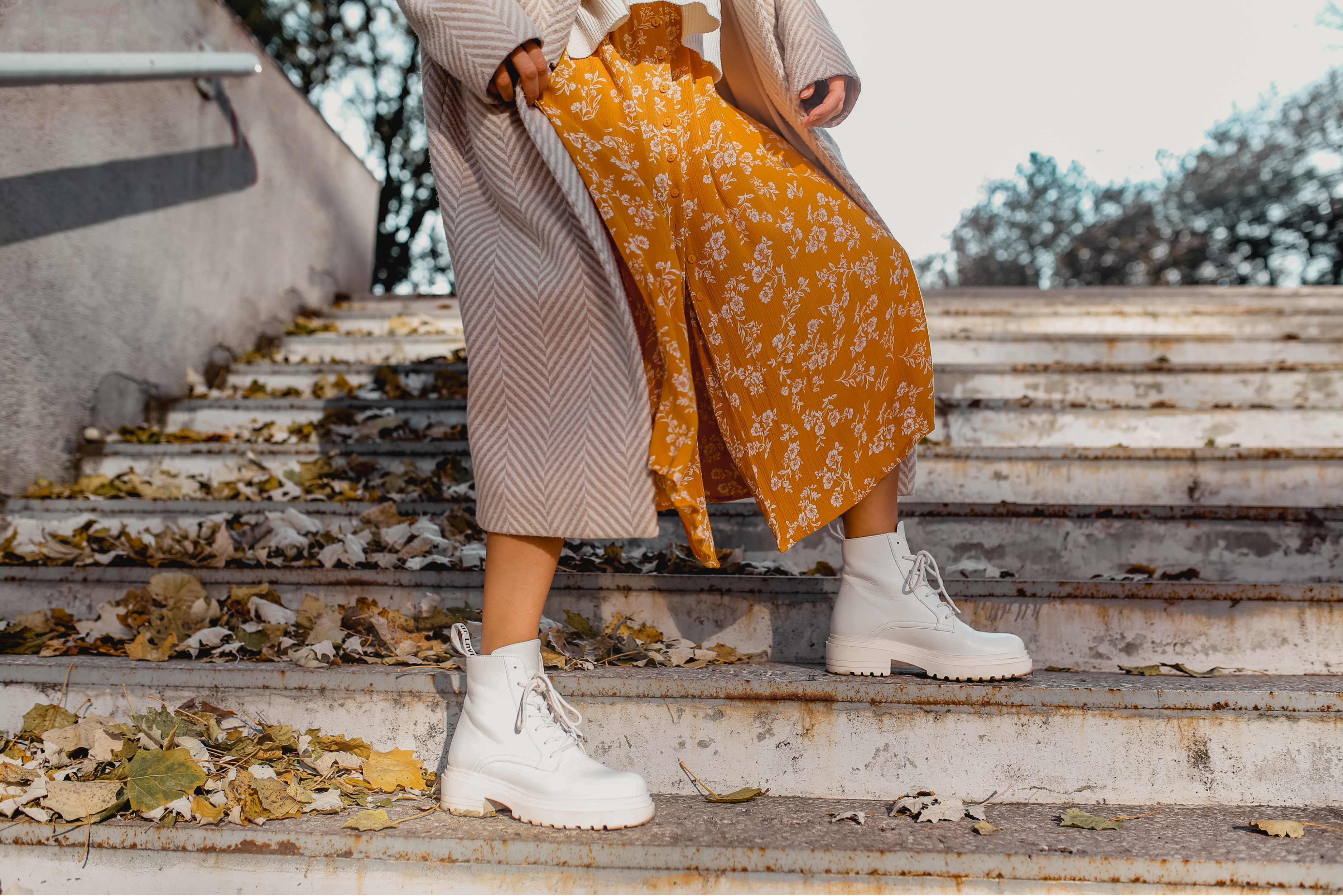 Gonna con stivali: la guida definitiva per abbinamenti di stile