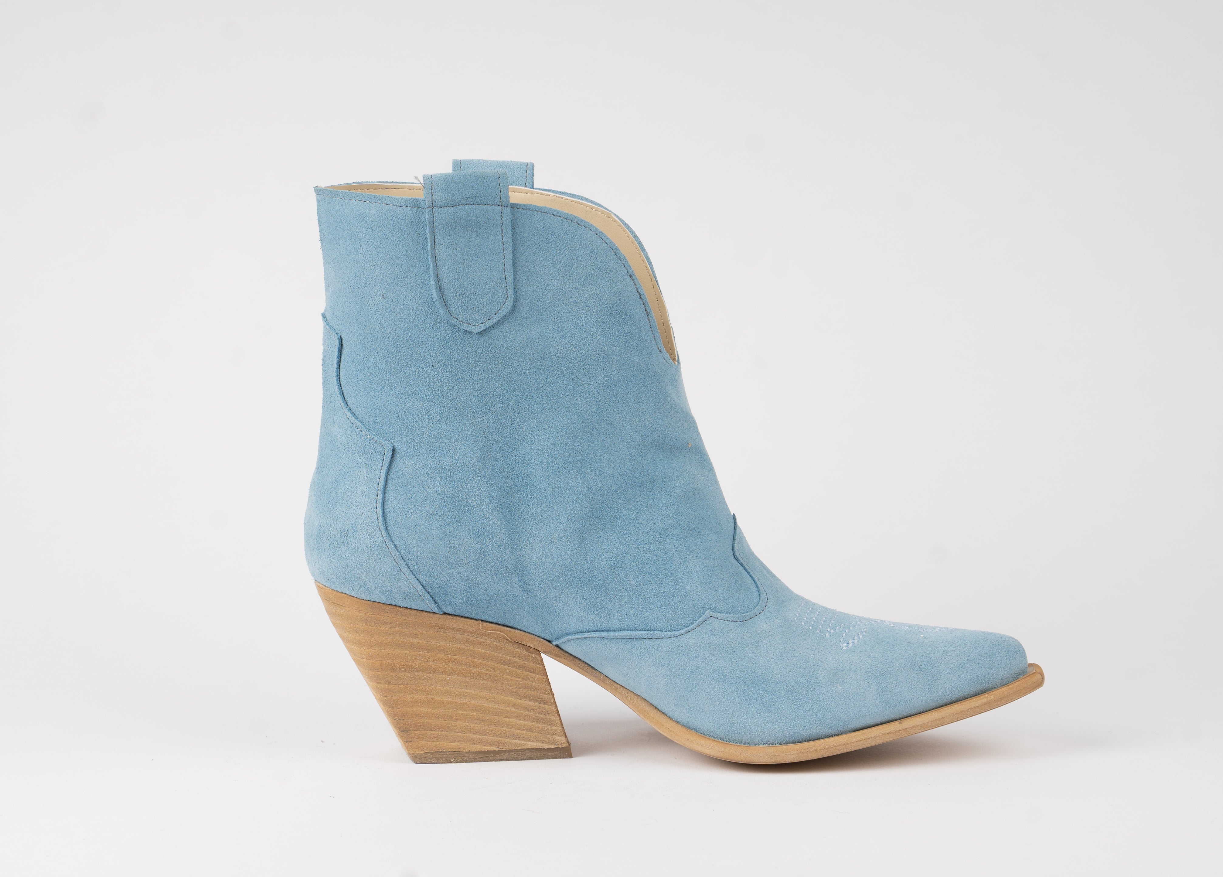 Desert - Low Texan Embroidered in Light Blue Tip