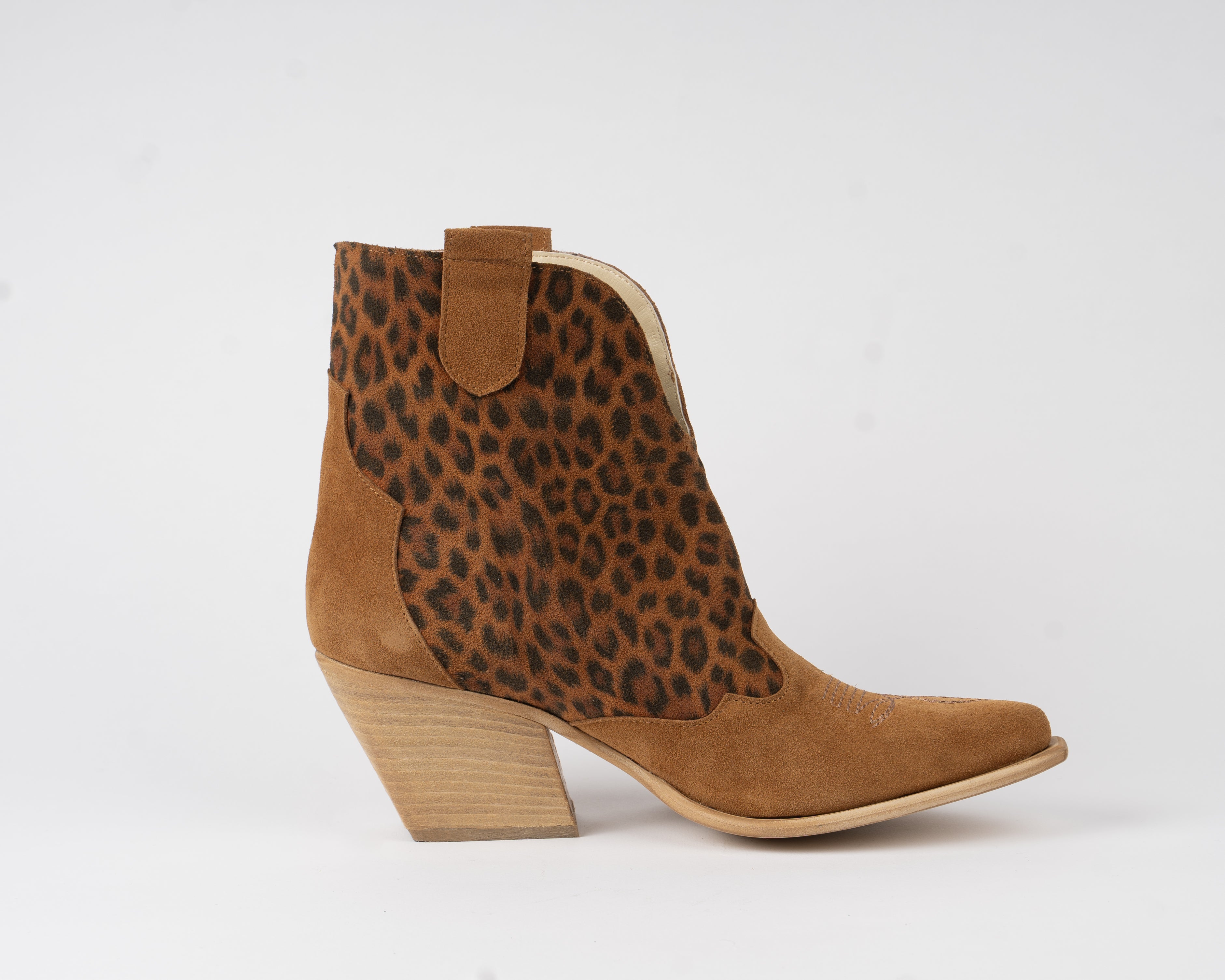 Desert - Low Texan Embroidered Leopard Tip