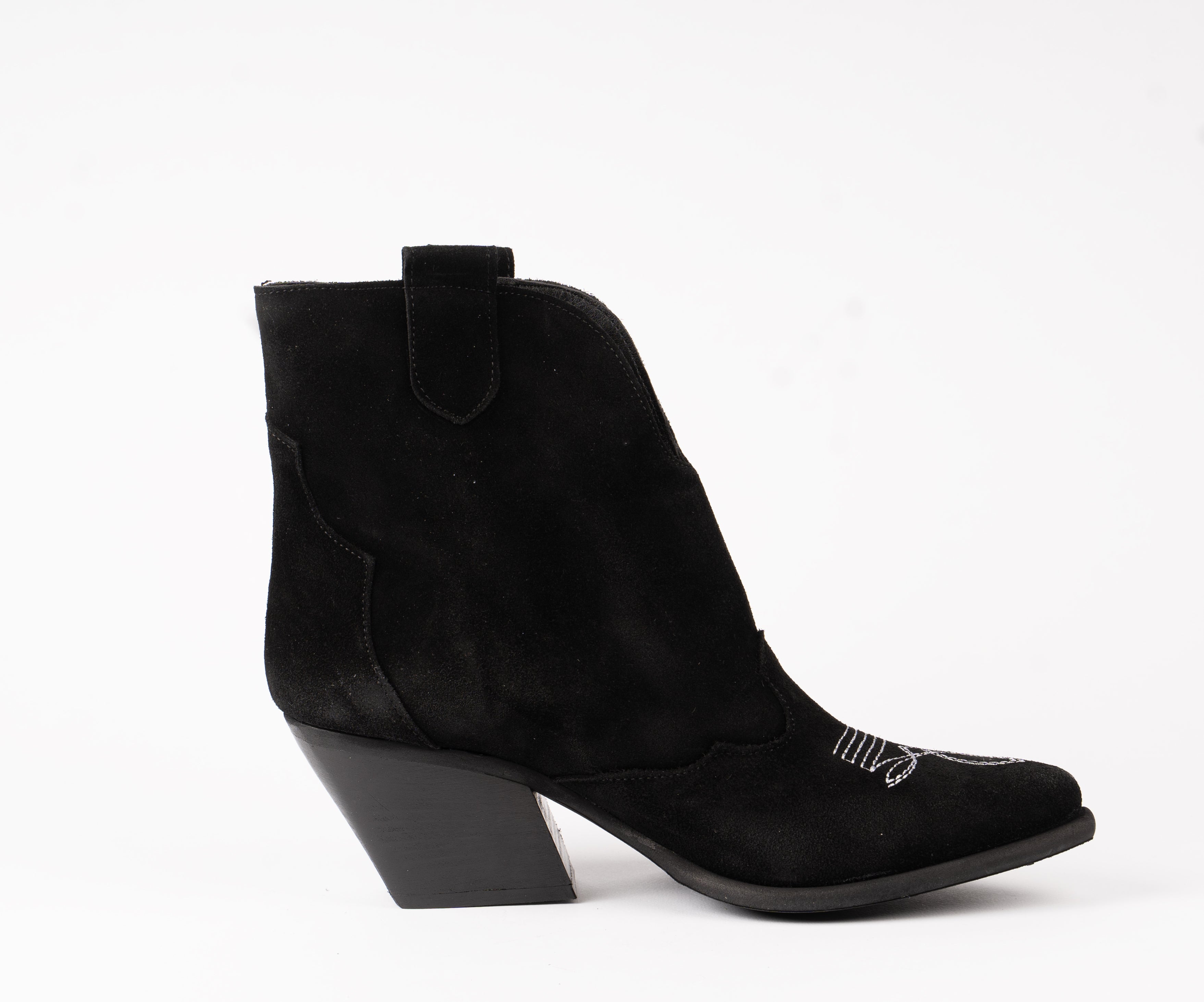 Desert - Low Texan Embroidered in Black Tip