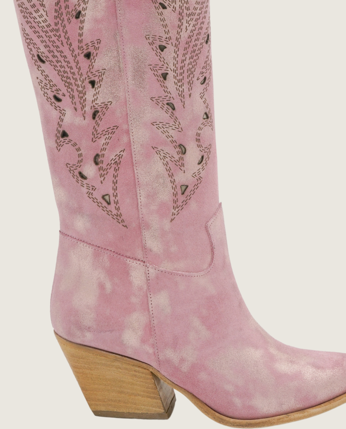 Elara - Texano Laserato con Fiamme Rosa