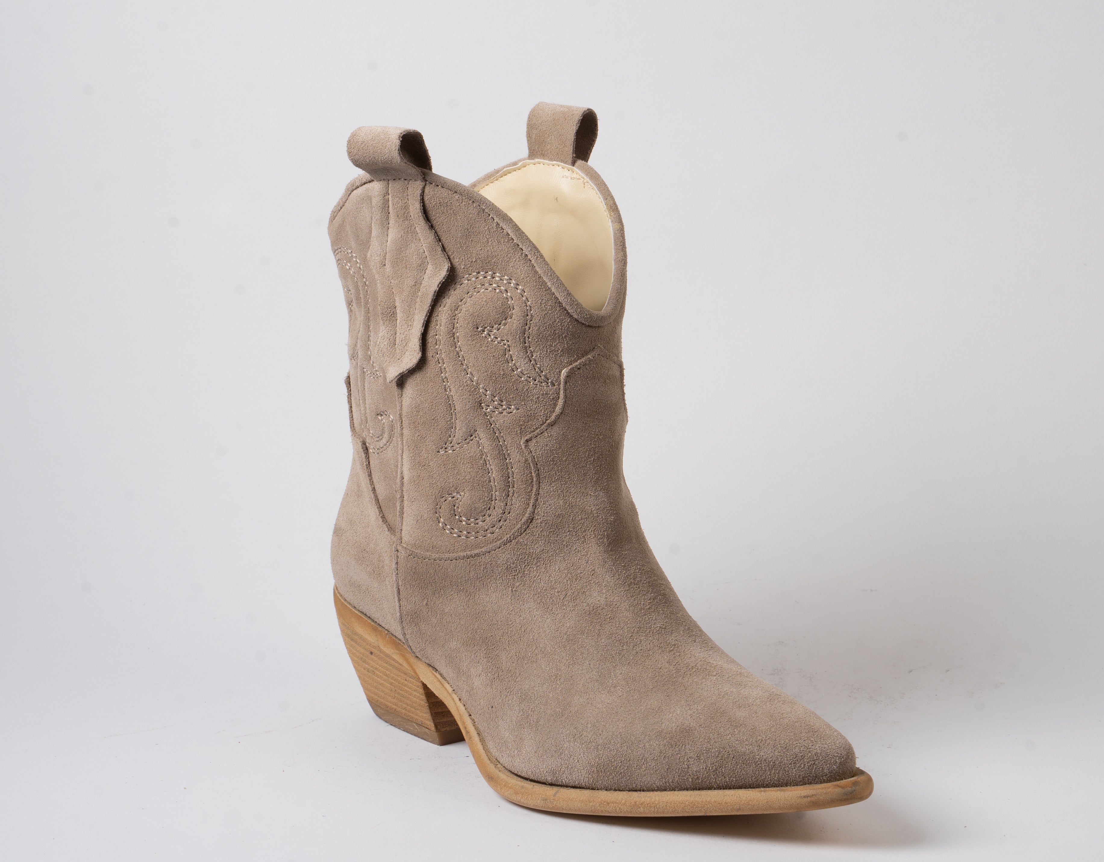 Jade - Texano basso ricamato in camoscio taupe